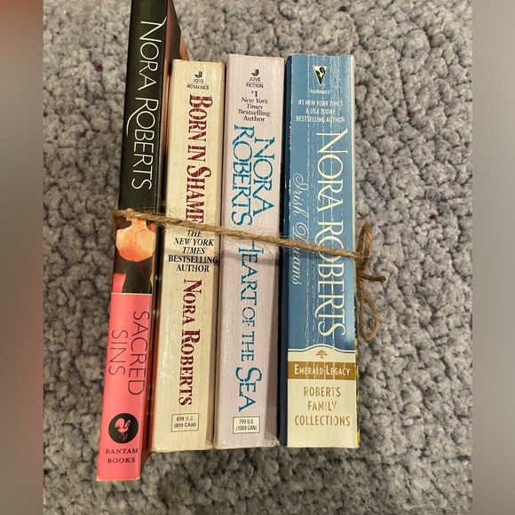 4- Nora Roberts paper backs  used - Picture 3 of 4